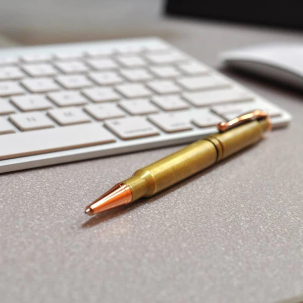 Bullet ballpoint pen w/glassbreaker